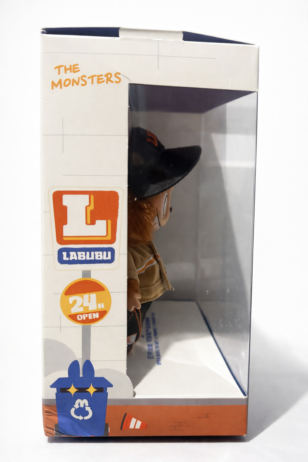 Wacky Mart Manager Labubu POP MART